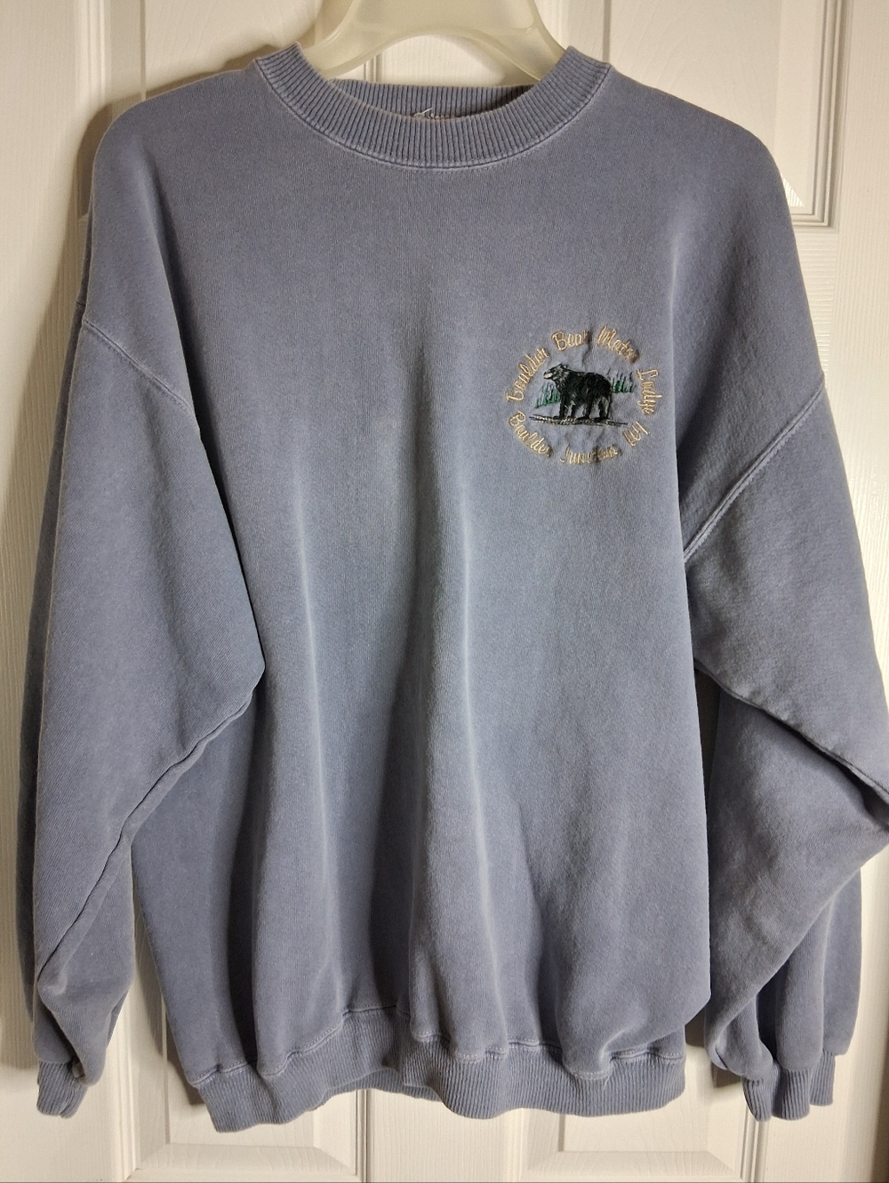 Distressed Vintage Embroidered Bear Crewneck Sweatshirt - Dusty Blue SZ XL